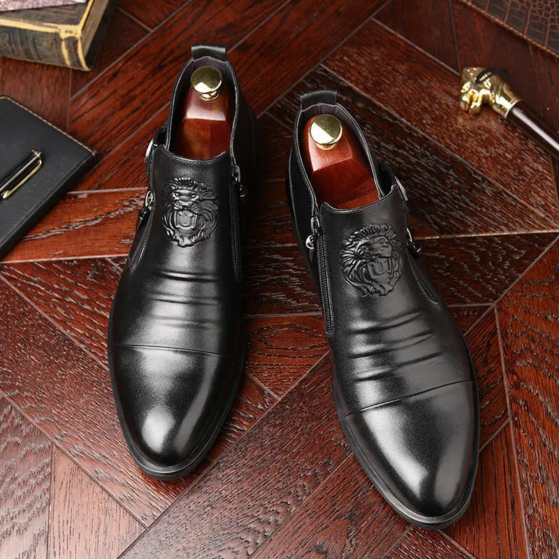 🔥 ELEVATE YOUR STYLE WITH THE EMBOSSED HORSESHOE HEEL MEN’S BOOTS! 🔥