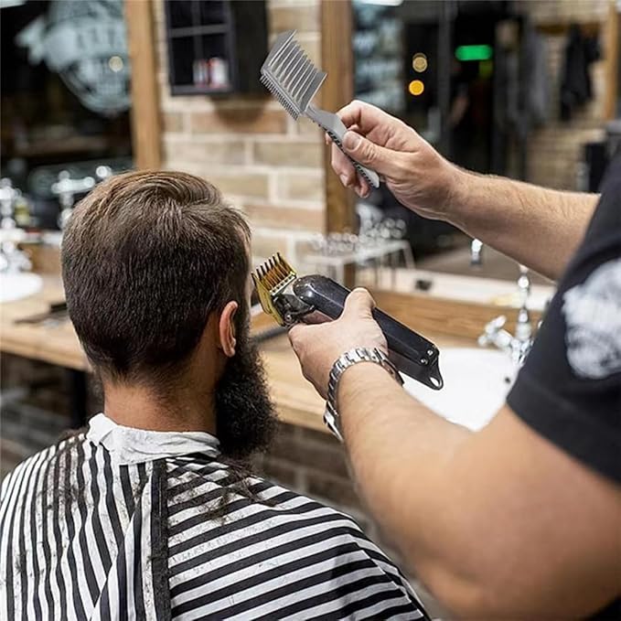 🔥 The Ultimate Oil Head Trim Comb – For Sharp, Stylish & Professional Haircuts! 🔥(2pcs)