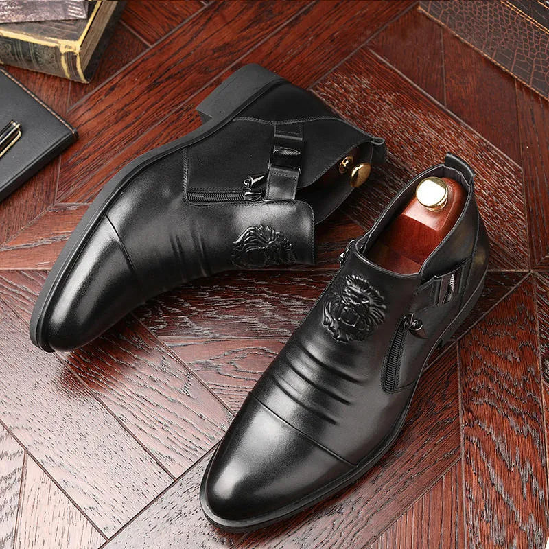 🔥 ELEVATE YOUR STYLE WITH THE EMBOSSED HORSESHOE HEEL MEN’S BOOTS! 🔥
