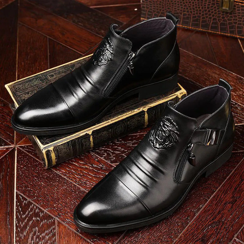 🔥 ELEVATE YOUR STYLE WITH THE EMBOSSED HORSESHOE HEEL MEN’S BOOTS! 🔥